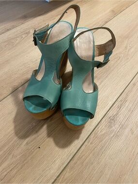 Aldo Teal vintage Platform hollow heel Sandals ankle strap.
